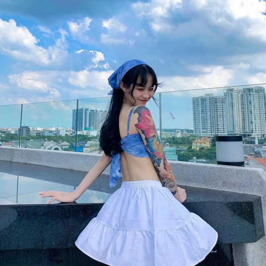 像两滴水